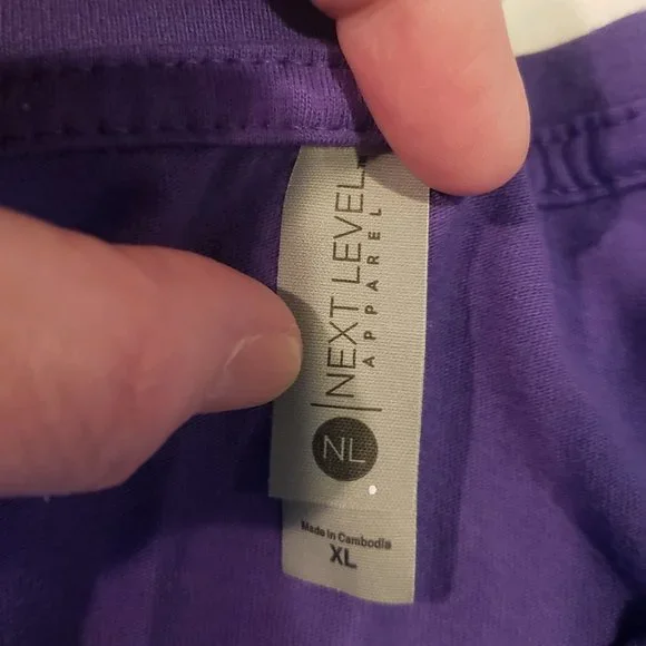 EUC women's WDW Couple Disney t-shirt - Picture 2 of 5